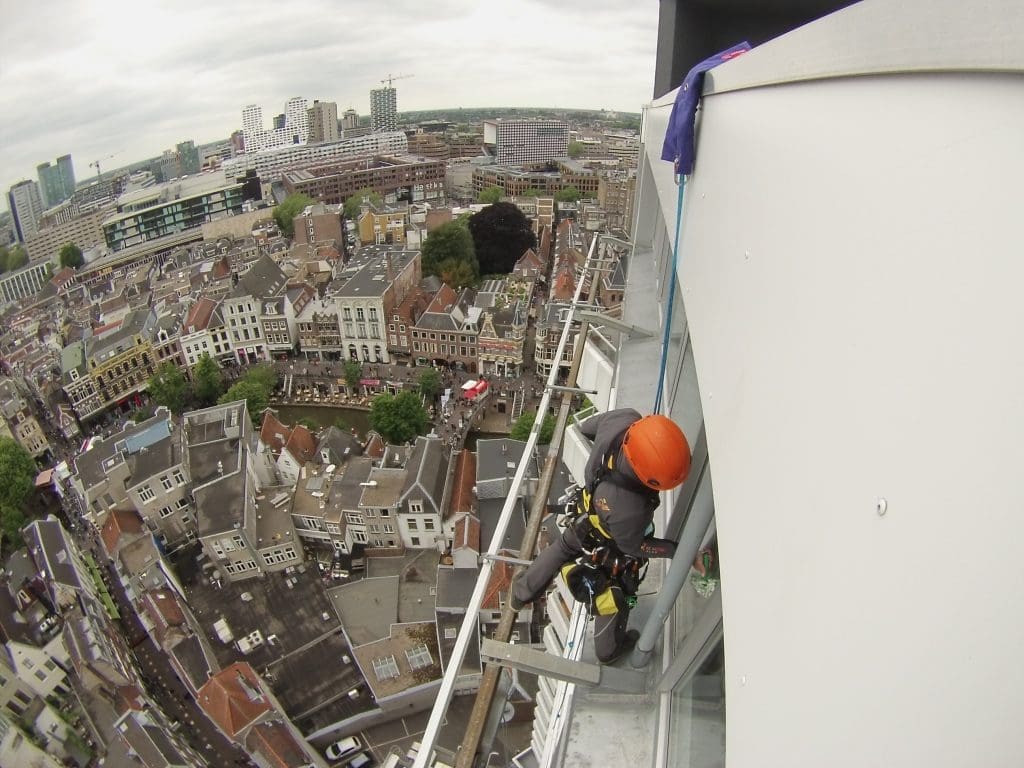 Glasbewassing Moeilijk Bereikbare Plek Rope Access