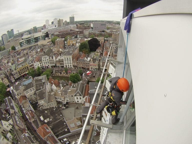 Glasbewassing Moeilijk Bereikbare Plek Rope Access
